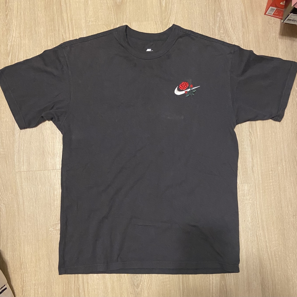 Nike Men’s Rose Tee